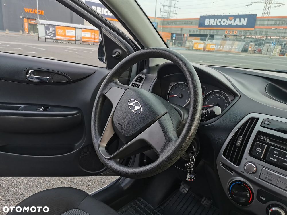 Hyundai i20 - 20