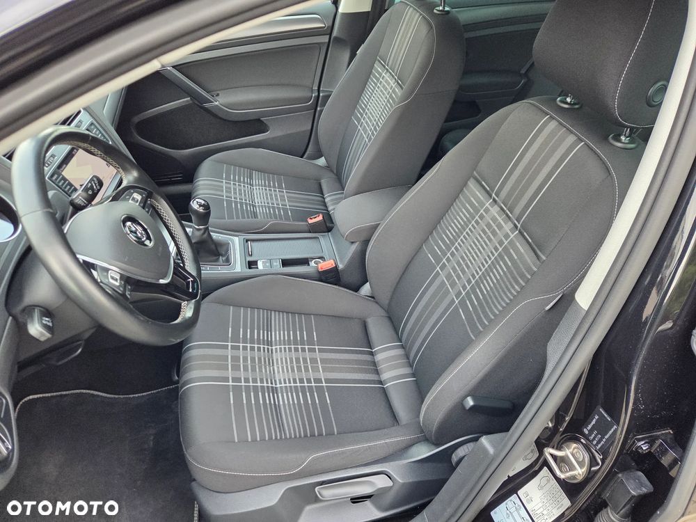 Volkswagen Golf 1.6 TDI BlueMotion Technology Lounge - 10