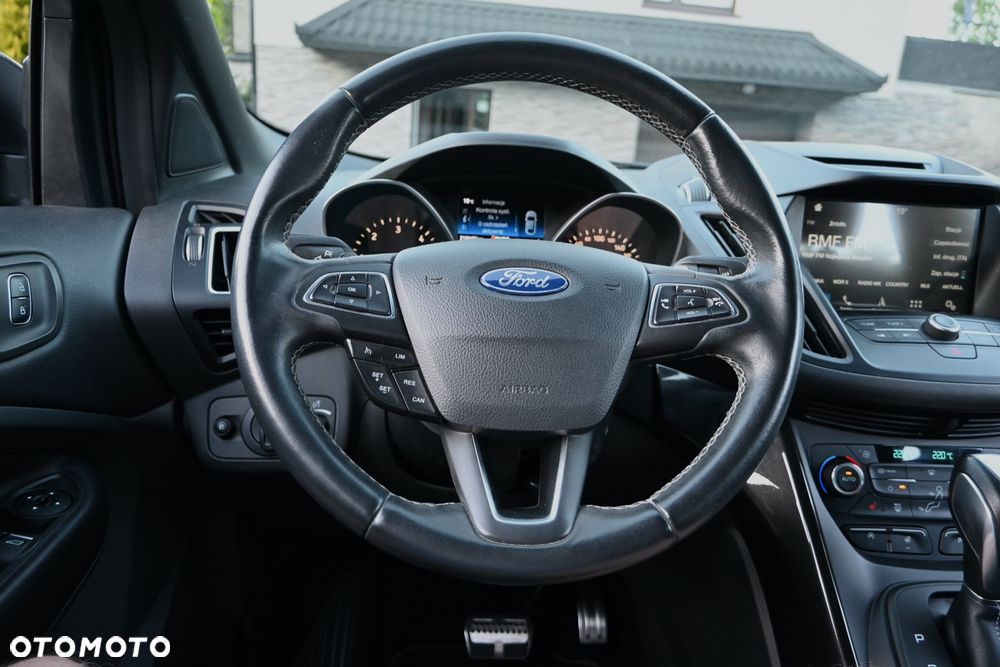 Ford Kuga 2.0 TDCi 4x4 ST-Line - 29