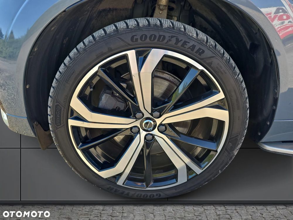 Volvo XC 60 B4 D AWD Plus Dark - 35