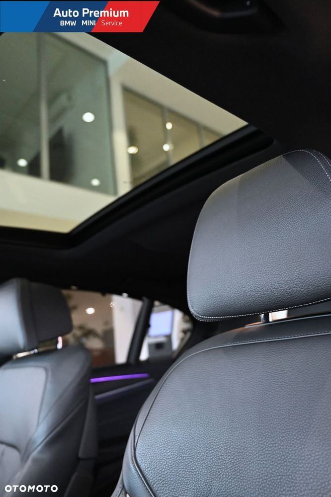 BMW Seria 5 540i xDrive mHEV - 16