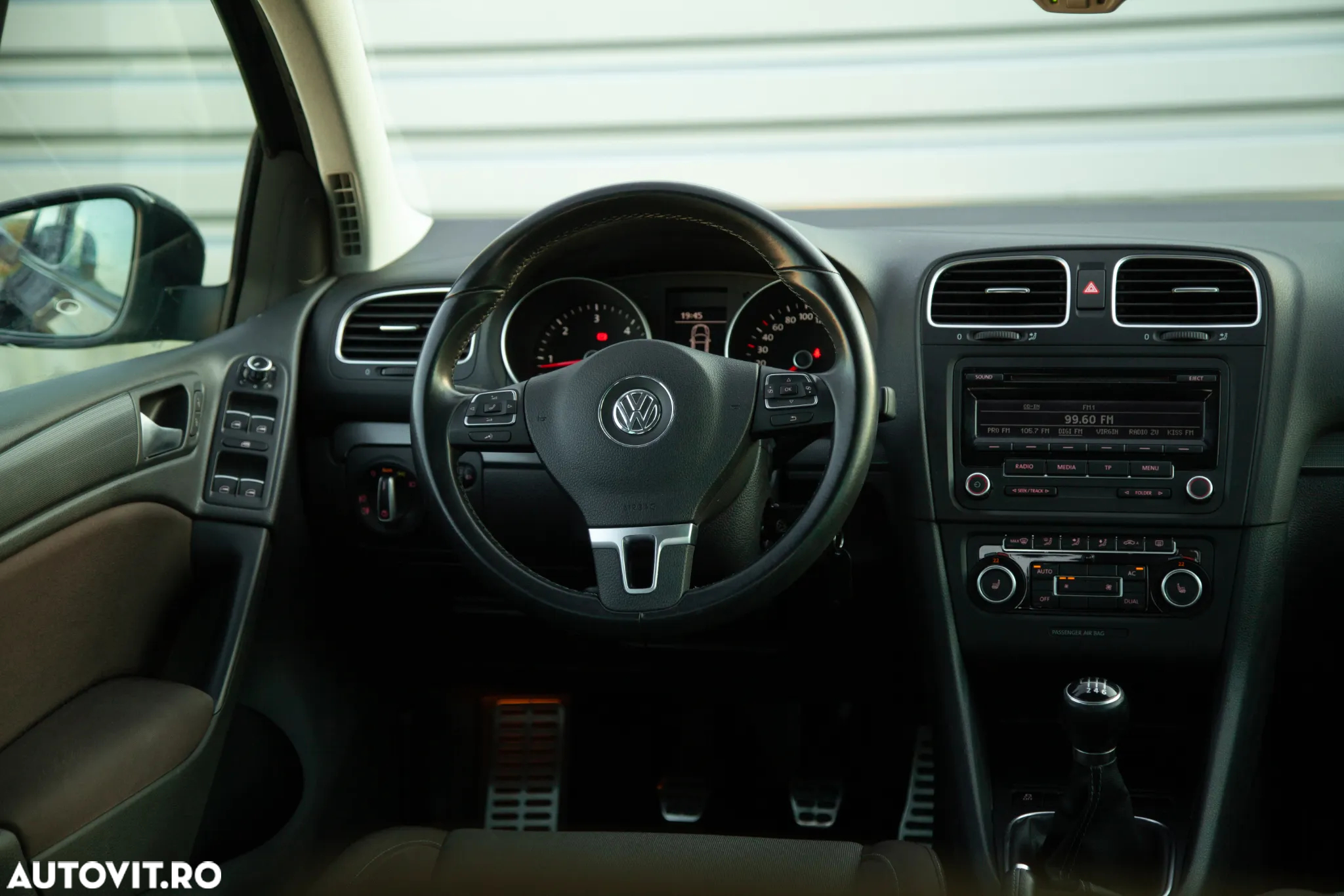 Volkswagen Golf 2.0 TDI DPF Style - 14