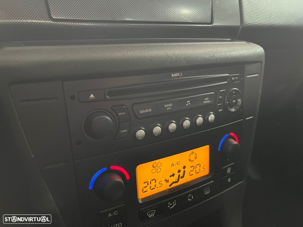 Citroën C4 1.6 HDi Exclusive Airdream - 21