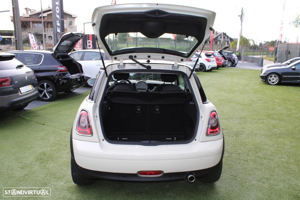 MINI 3 Portas Cooper D - 32