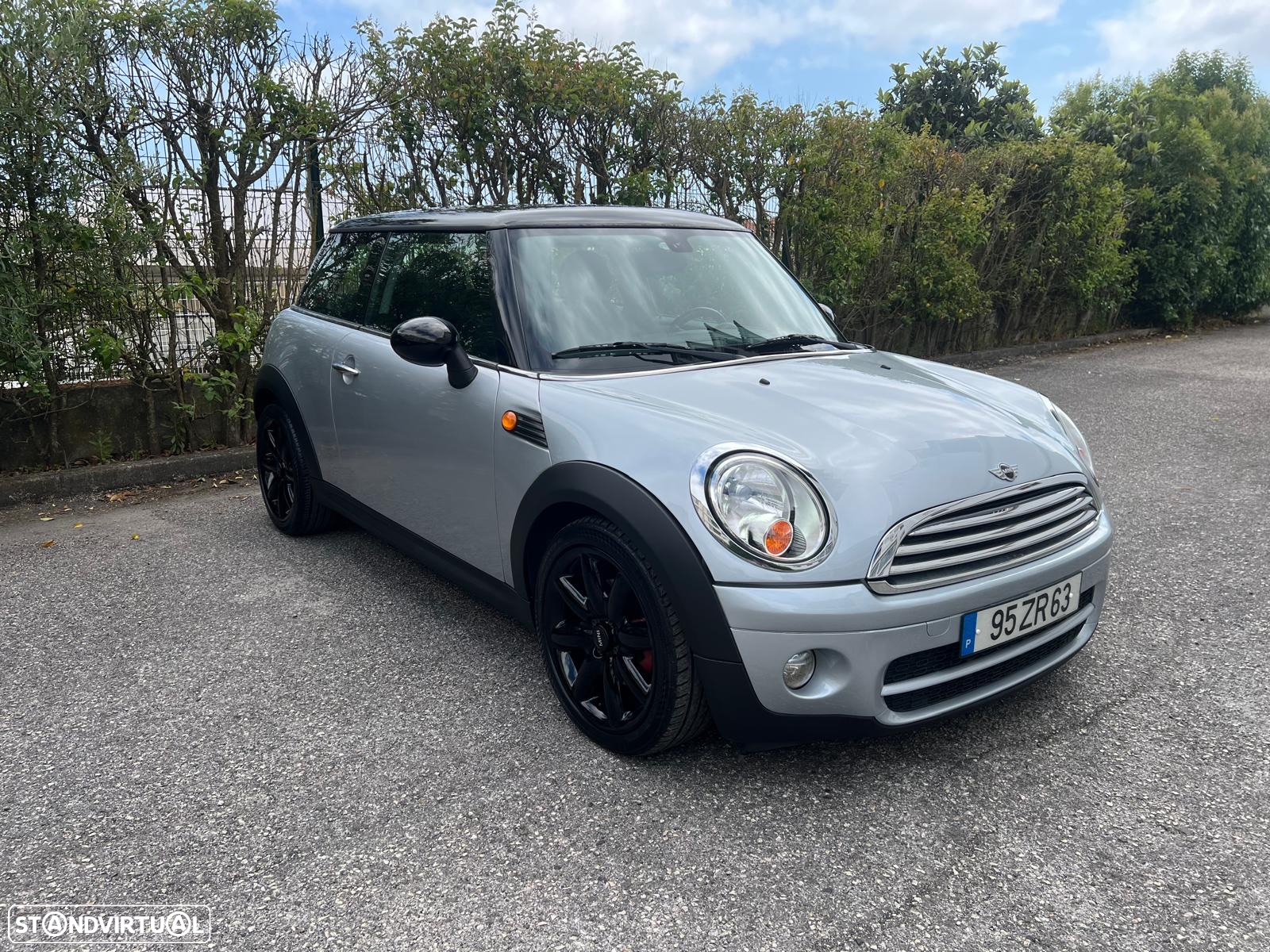 MINI 3 Portas Cooper D - 2