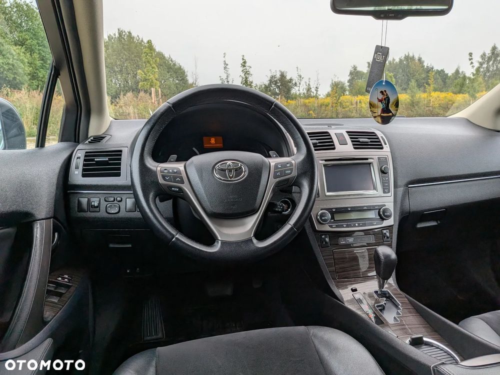 Toyota Avensis 1.8 Sol plus NAVI MS - 30