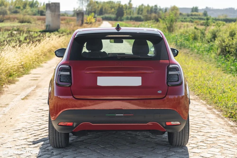 Fiat 600e 54 kWh (RED) - 13