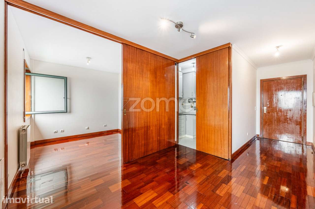 APARTAMENTO T0 EM LEÇA DA PALMEIRA - Grande imagem: 2/18