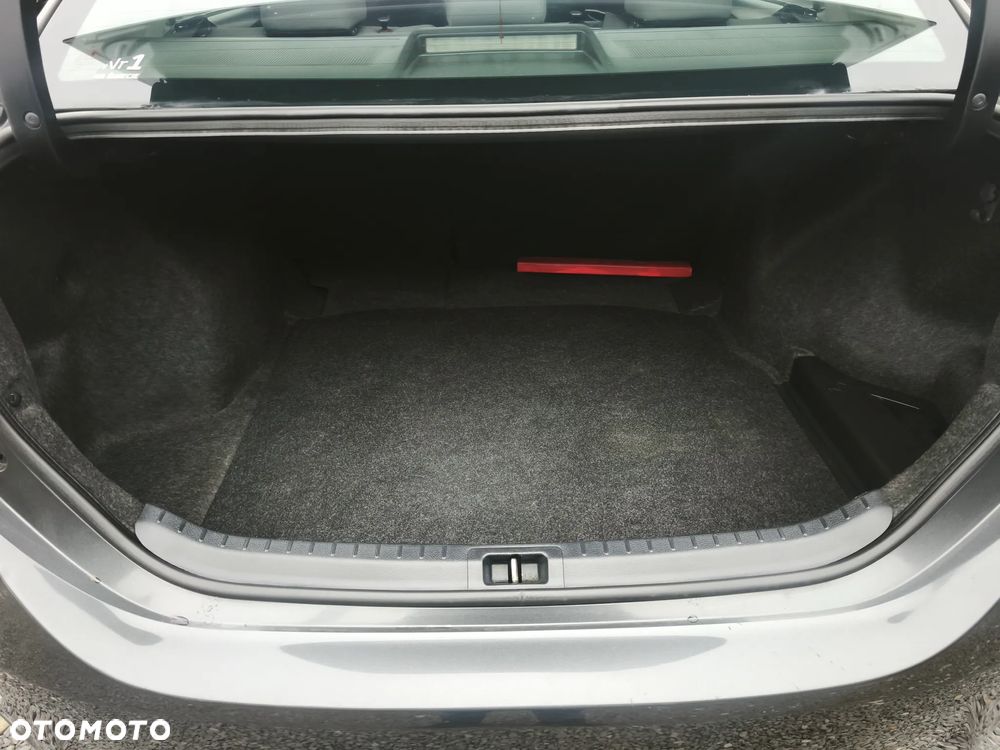 Toyota Corolla 1.6 Premium - 24