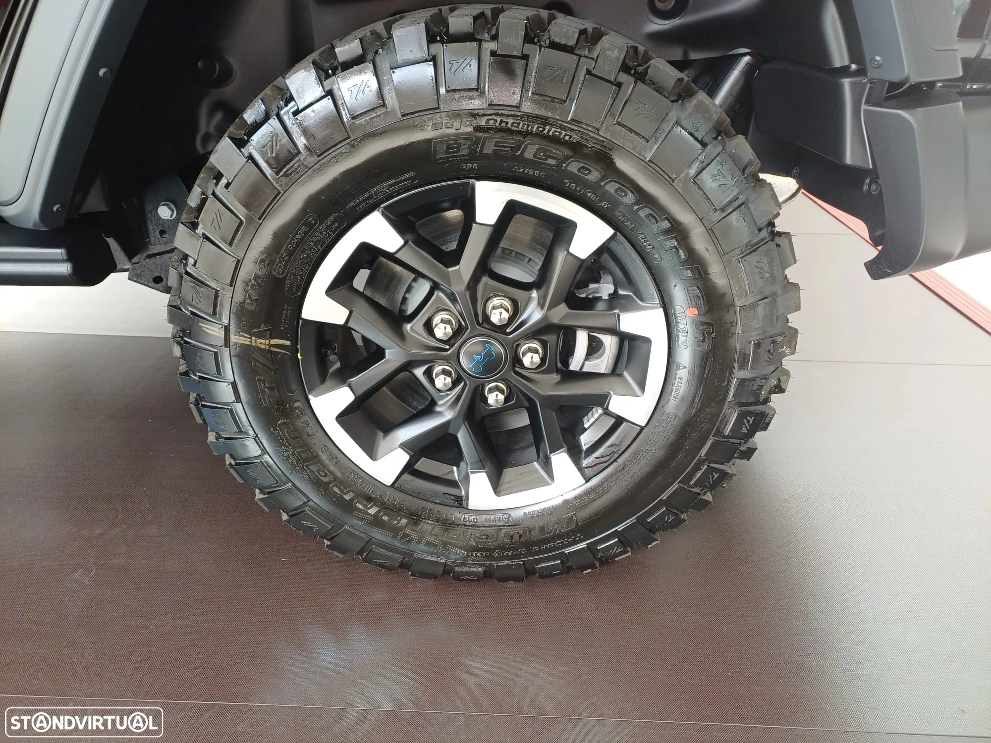 Jeep Wrangler - 10