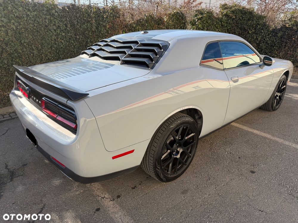 Dodge Challenger 3.6 SXT Plus - 8