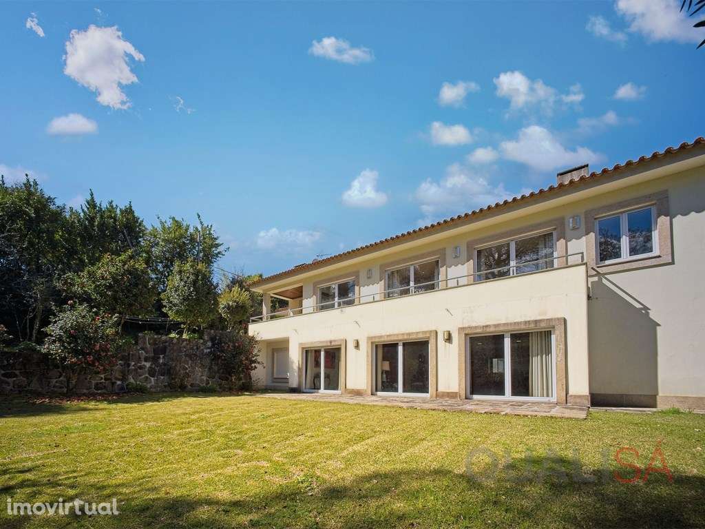 Moradia com piscina, jardim e bosque localizada na Encosta do Bom J... - Grande imagem: 2/47