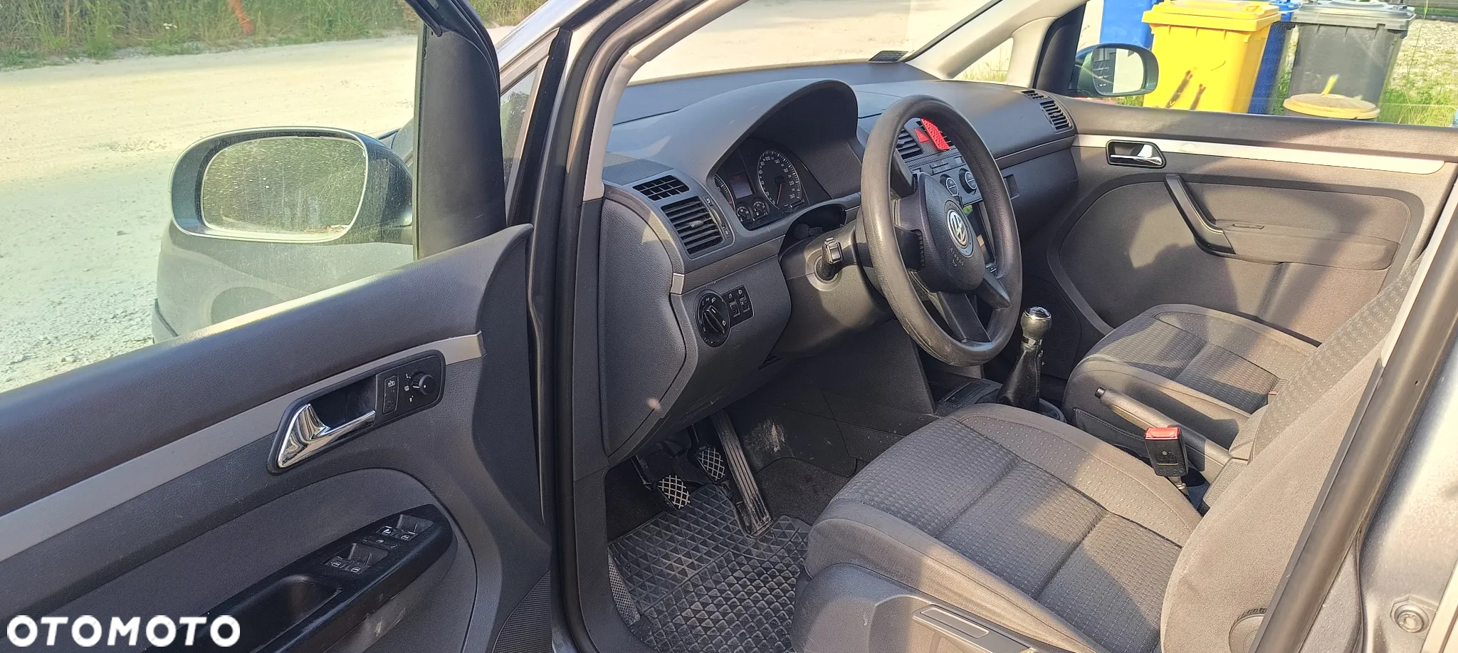 Volkswagen Touran 1.6 FSI Basis - 7