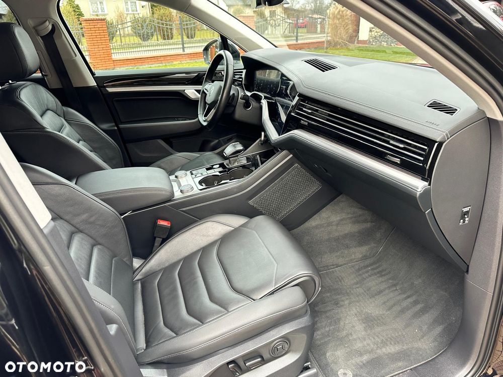 Volkswagen Touareg - 18