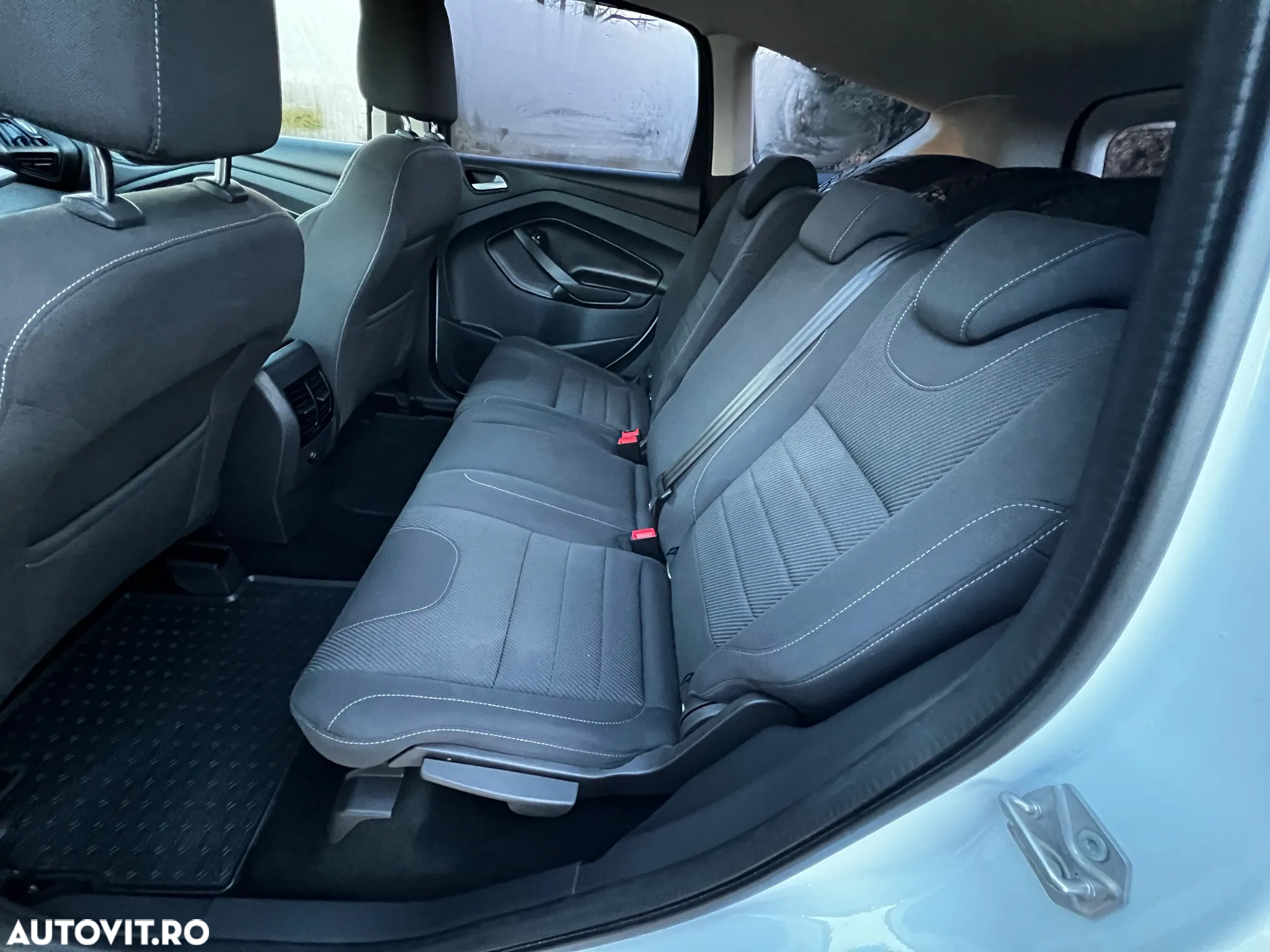 Ford Kuga 2.0 TDCi 2WD ST-Line - 27