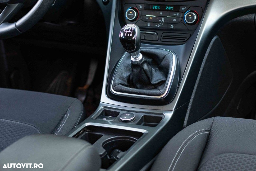 Ford Kuga 1.5 TDCi 2WD Trend - 29