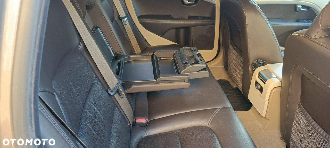 Volvo XC 70 D5 AWD Dynamic Momentum - 21