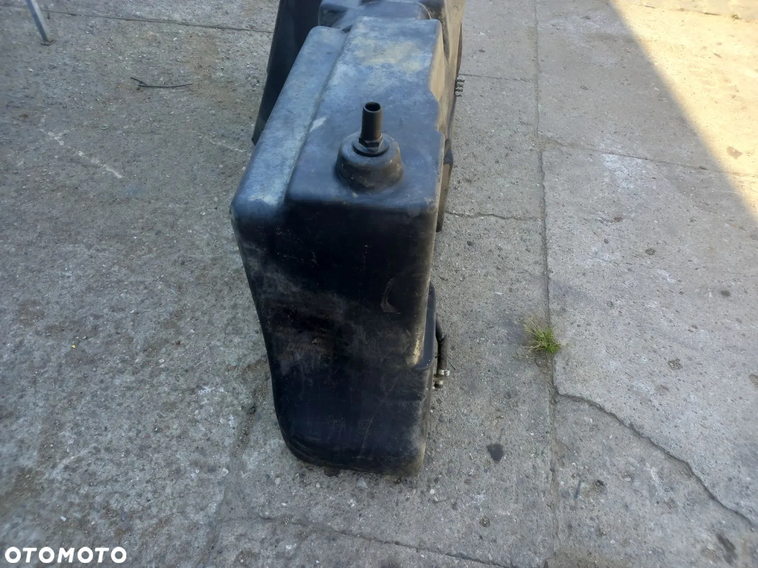 Zbiornik paliwa lewy Case CS150 - 4