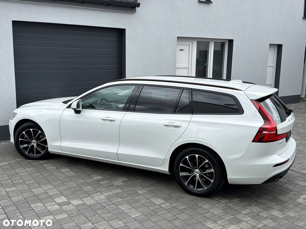 Volvo V60 B3 B DKG Momentum - 37