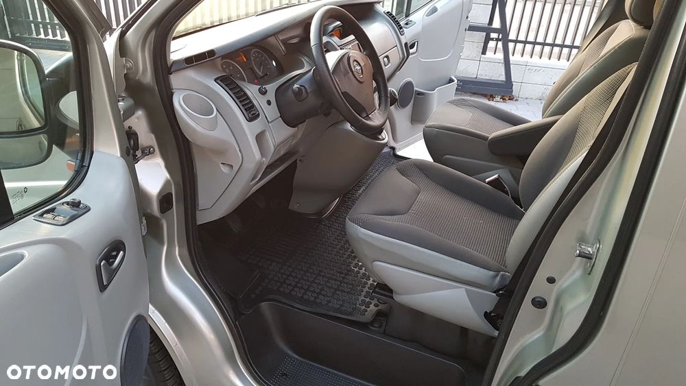 Opel Vivaro ver-2-0-tdci-titanium - 20
