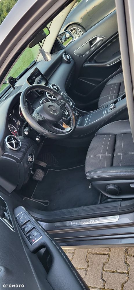 Mercedes-Benz Klasa A 180 7G-DCT Style - 17
