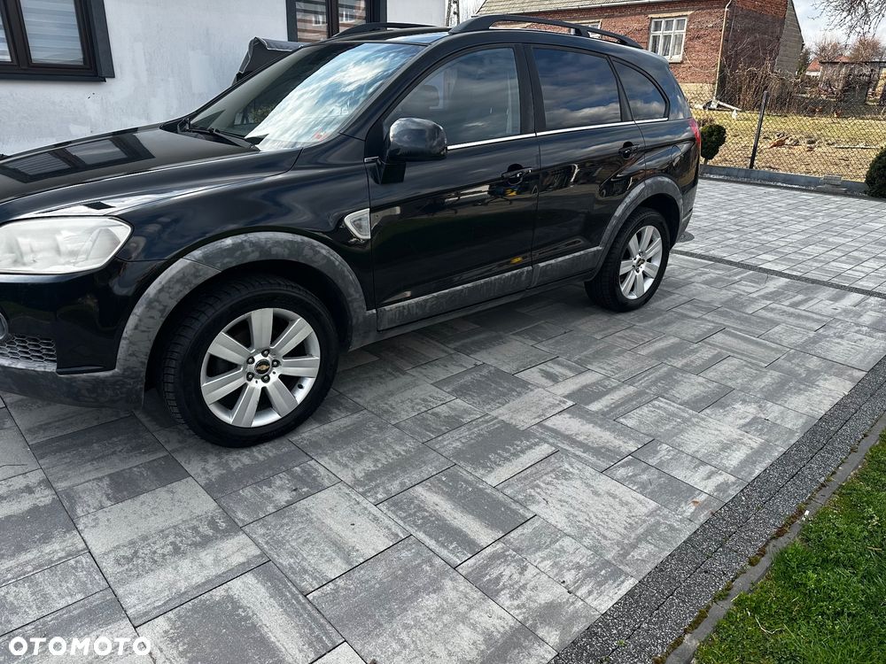 Chevrolet Captiva 2.0 4WD 7 Sitzer Automatik LT - 2