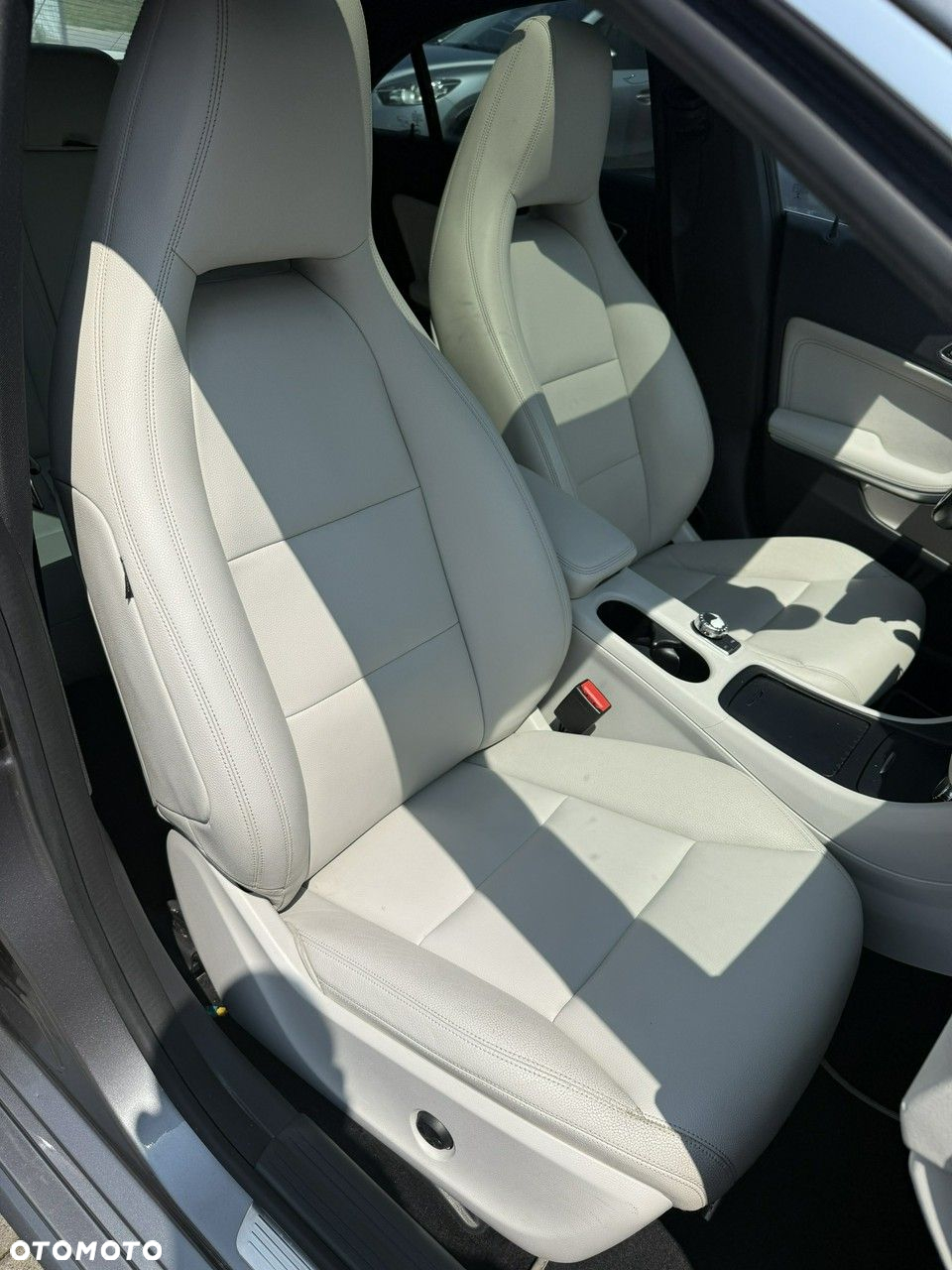 Mercedes-Benz CLA 250 7G-DCT AMG Line - 19