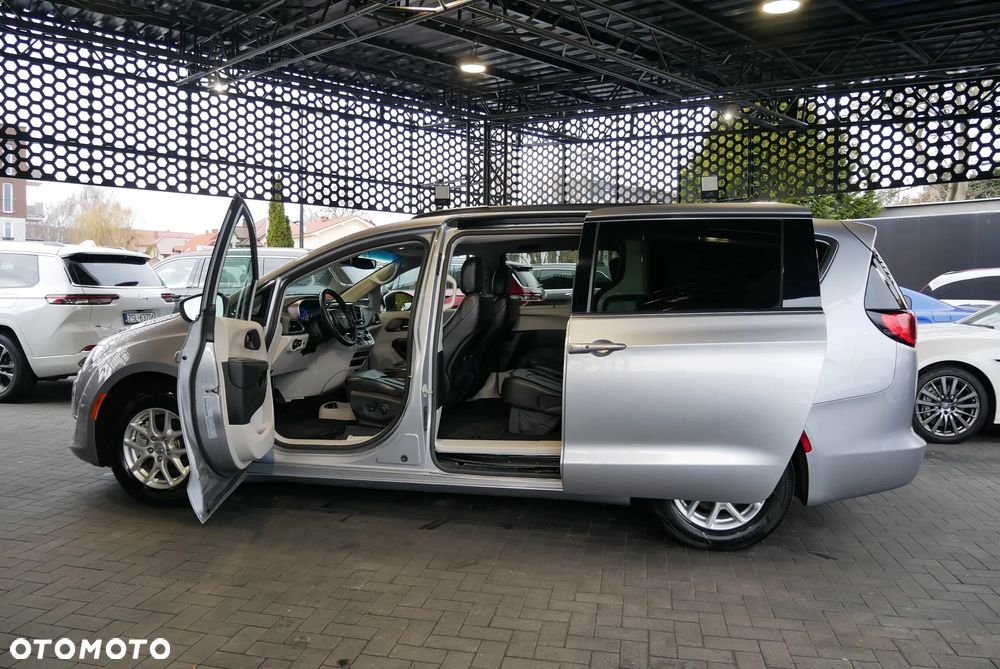 Chrysler Pacifica - 6