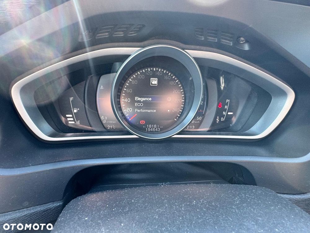 Volvo V40 D3 Geartronic RDesign - 19