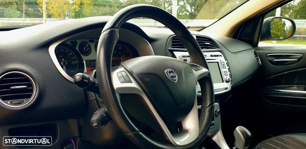 Lancia Delta 1.9 M-Jet TwinTurbo Platinum - 22