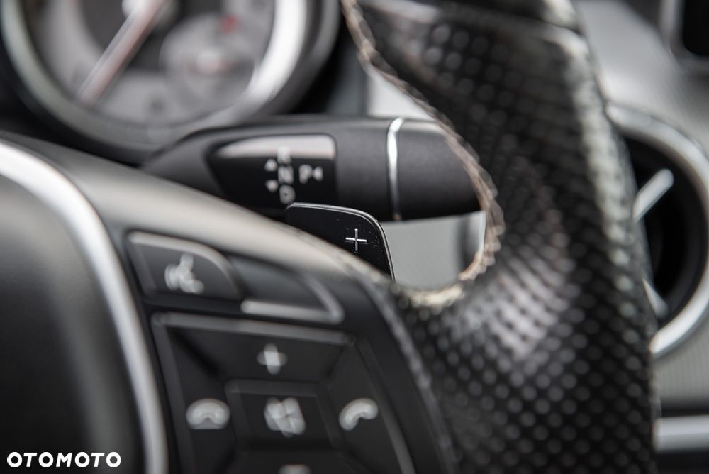 Mercedes-Benz GLA 220 d 4Matic 7G-DCT AMG Line - 21