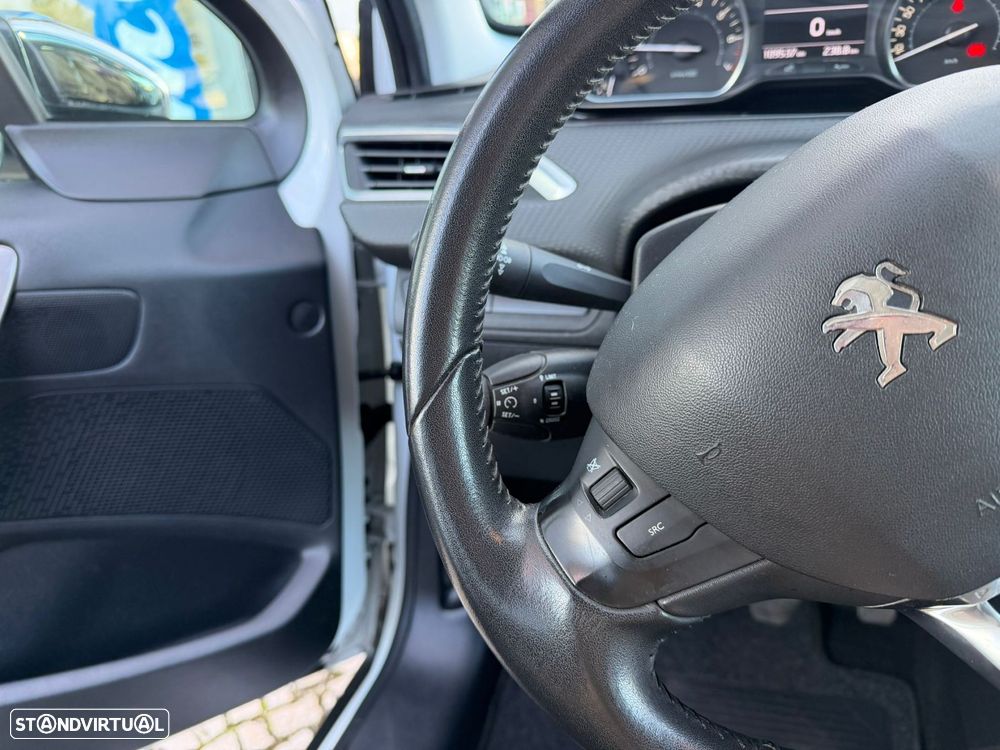 Peugeot 2008 1.2 PureTech Style - 7