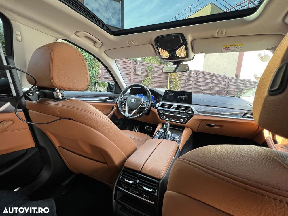 BMW Seria 5 520d AT - 9