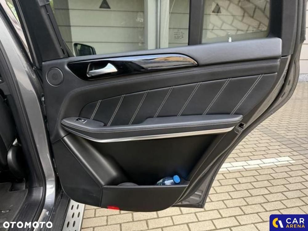Mercedes-Benz GLS - 31