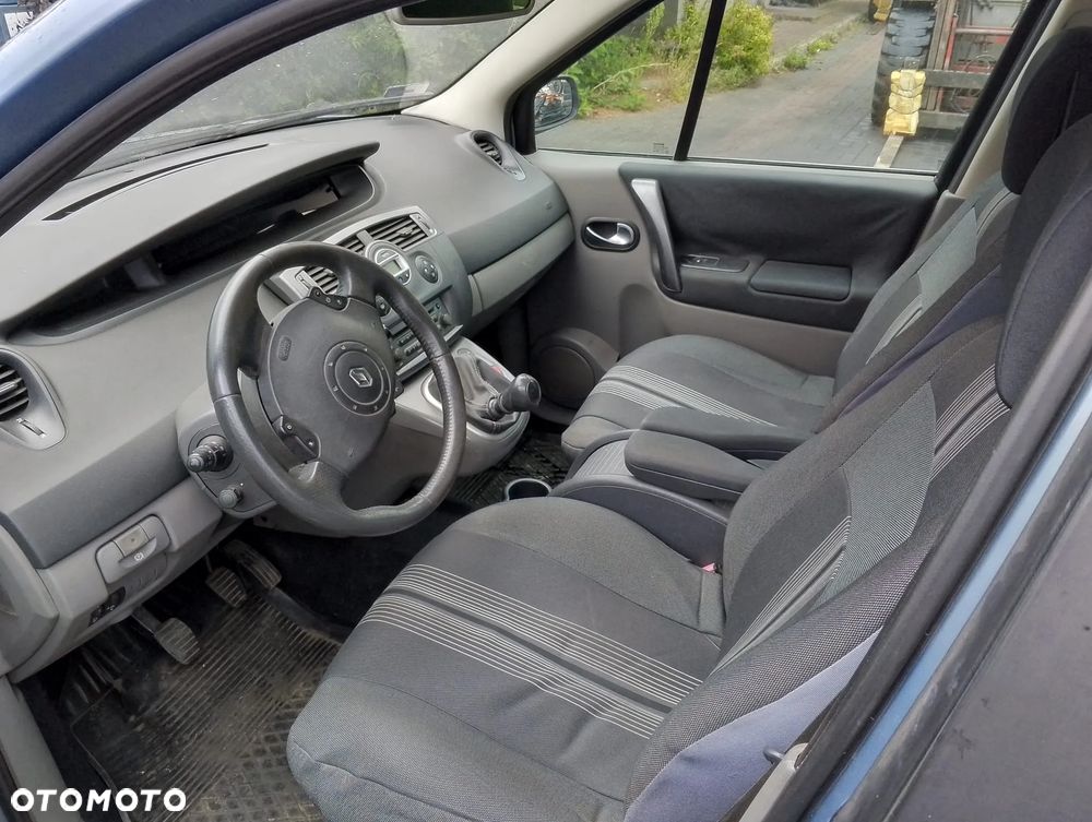 Renault Megane Grand Scenic II (03-06r.) 1.9 DCI 119KM. Silnik F9Q 812 Skrzynia ND0 002 lakier TED47/D47.Cały na części. GWARANCJA !!! Przód Tył Zestaw Komplet Drzwi Klapa Zderzak Błotnik Maska Grill Atrapa Szyba Pas Lampa Lusterko Boczki Fotel Kanapa Kokpit Deska Rozdzielcza Przełącznik Włącznik Sterownik Przewody Wiązka Instalacja Moduł Komputer Czujnik Listwa Pompa Alternator Wtryski Głowica Rozrusznik Kompresor Sprzęgło Dwumas Silnik Skrzynia ABS Klimatyzacji Paliwa Wspomagania Kolektor Turbina Przepustnica Zawór Chłodnica Koło Hak Belka Sanki Zawieszenie Mcpherson Półoś Amortyzator Wydech Tłumik Zacisk Most - 8