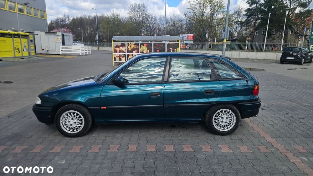 Opel Astra 1.6 16V Dream - 2