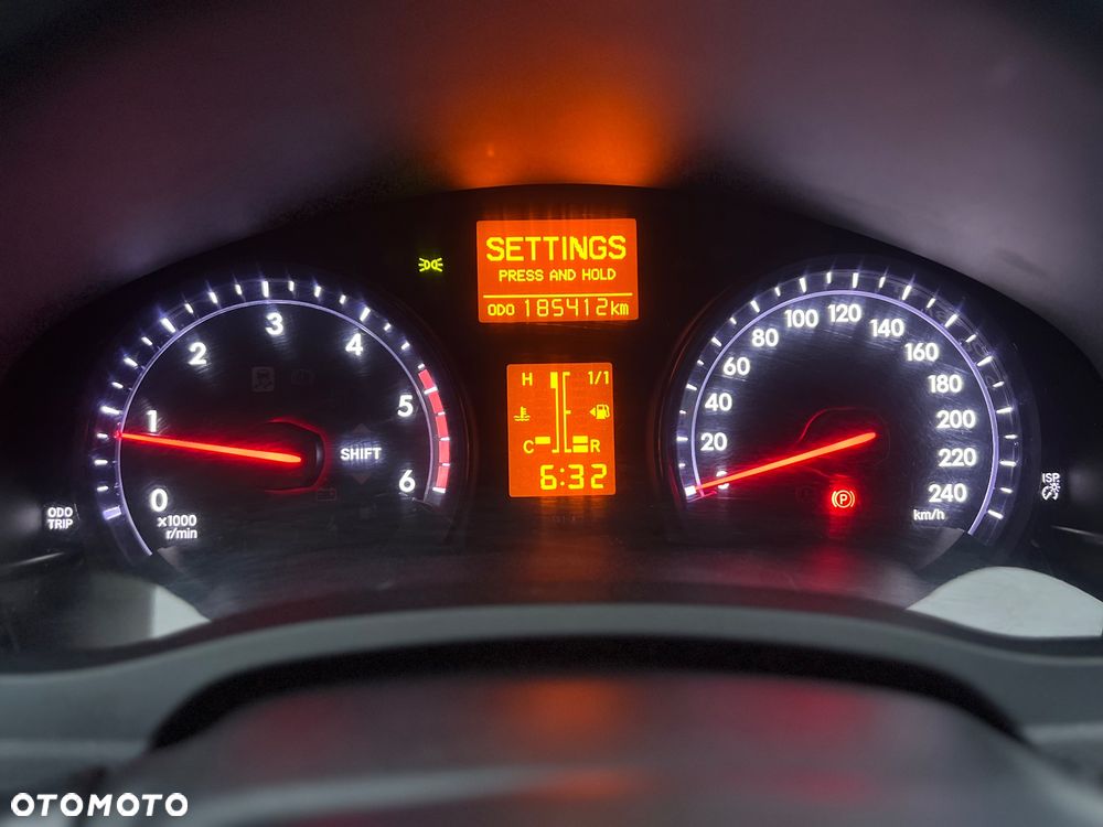 Toyota Avensis 2.0 D-4D Executive - 15