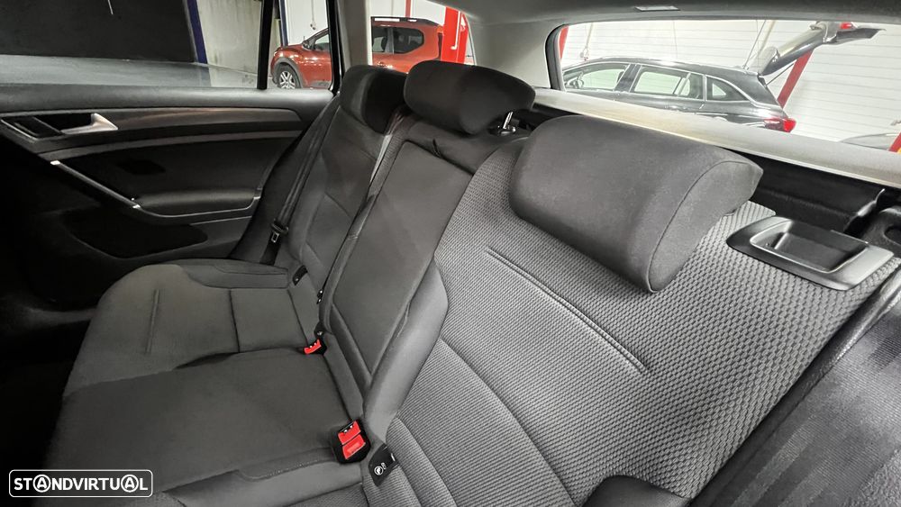 VW Golf Variant 1.6 TDi Confortline - 34