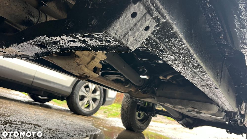 Toyota Hilux 2.5 D-4D DLX + - 13