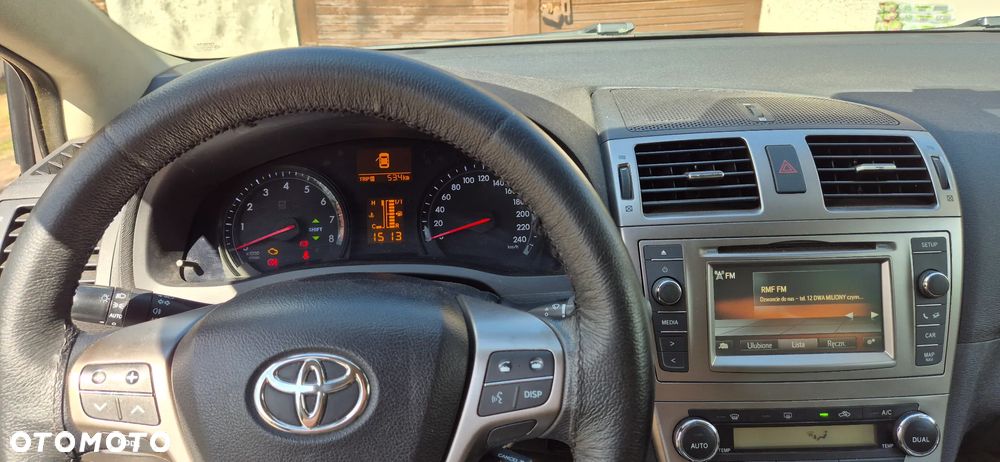 Toyota Avensis 1.8 Premium - 12