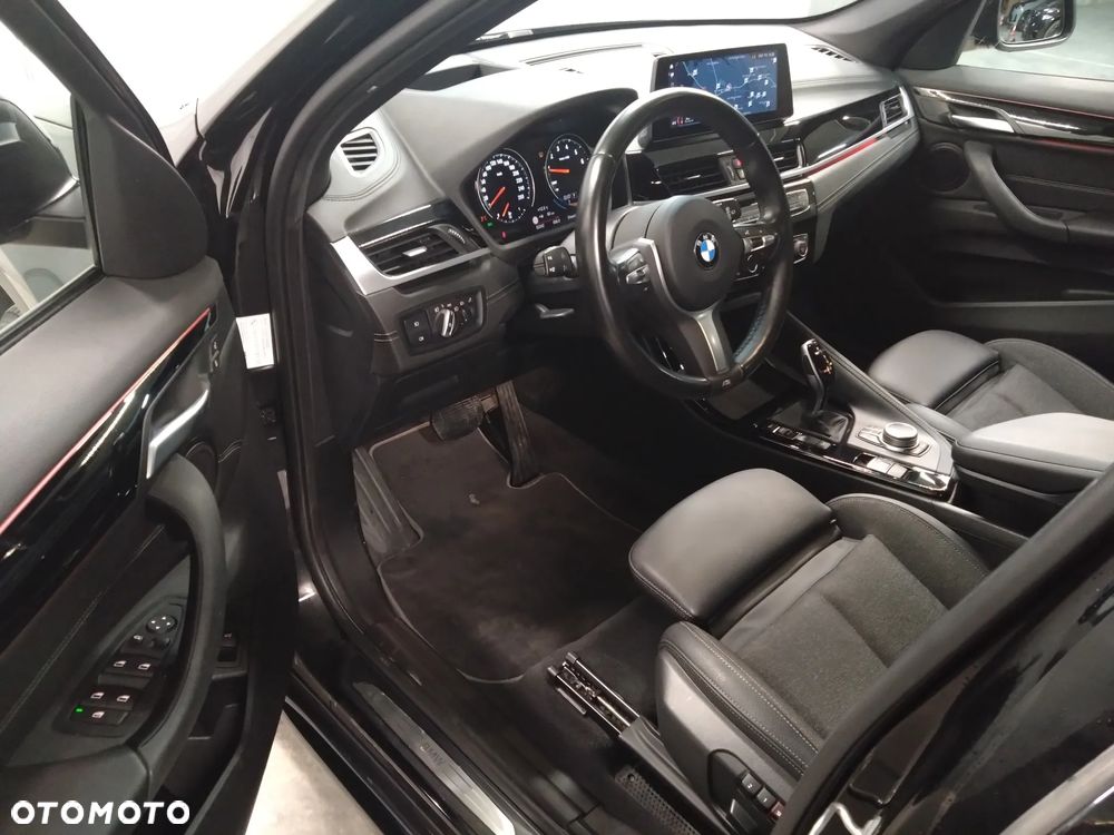 BMW X1 xDrive20i Sport Line - 13