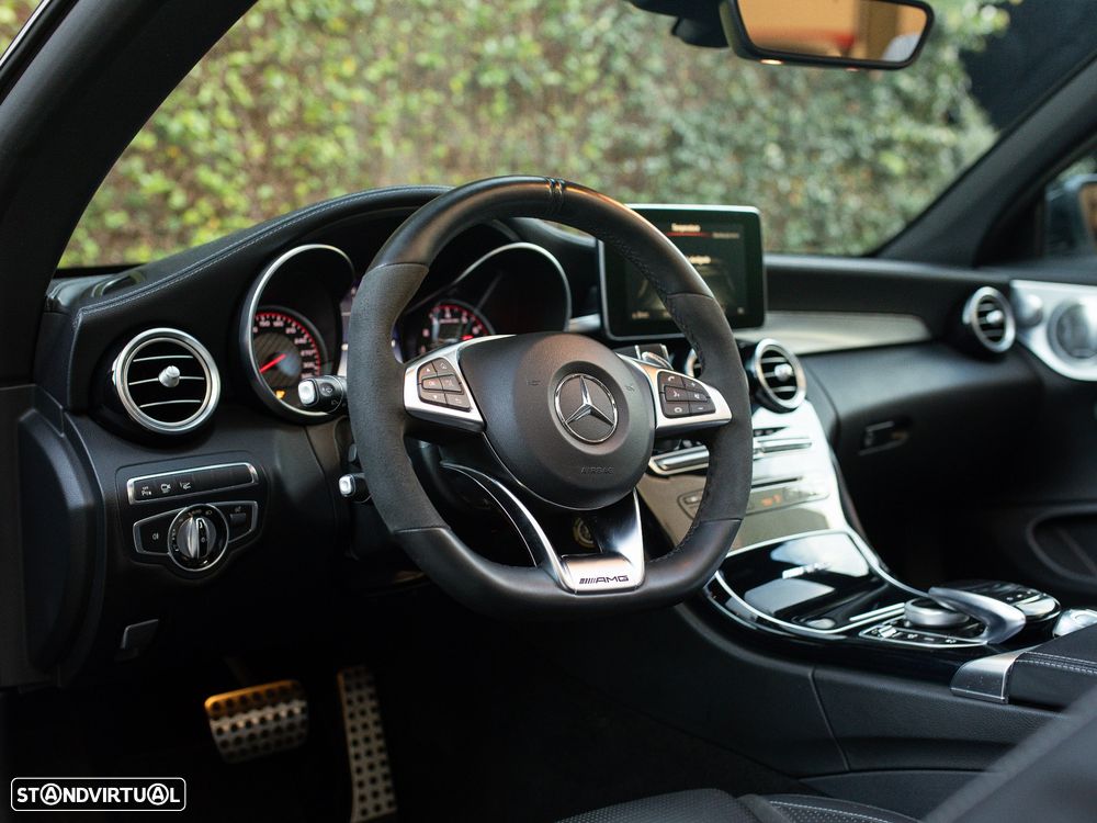 Mercedes-Benz C 63 AMG S - 25