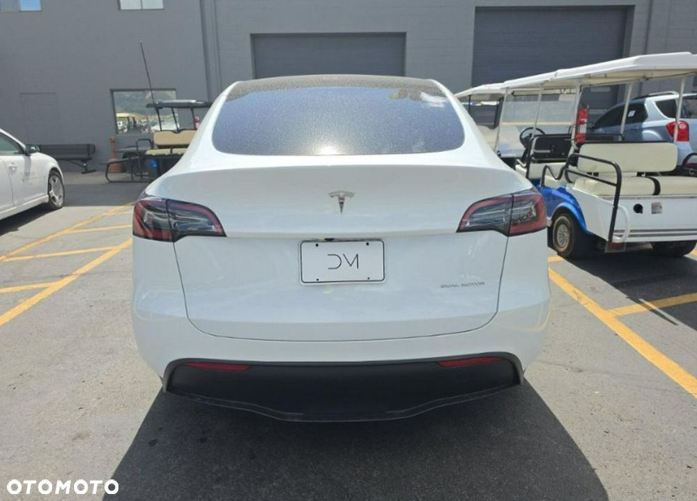 Tesla Model Y Long Range Dual Motor AWD - 6