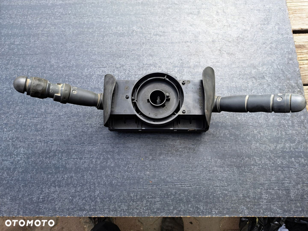 IVECO DAILY IV 06-12 PRZEŁĄCZNIK ZESPOLONY PAJĄK PRZEŁĄCZNIK POD KIEROWNICE