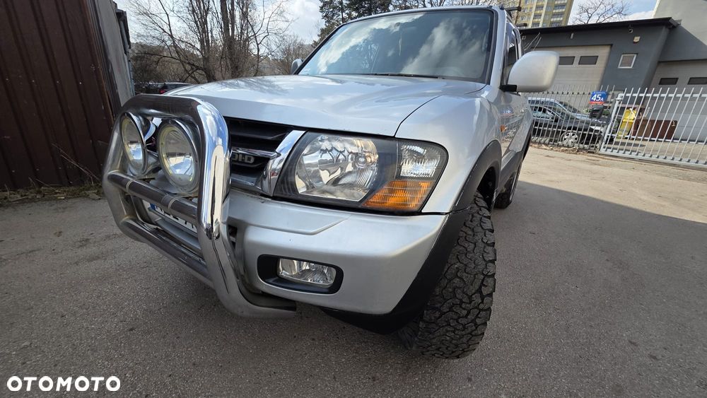 Mitsubishi Pajero - 28