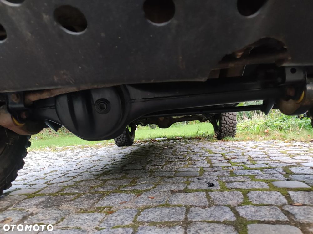 Land Rover Defender 110 2.5 TDI - 12