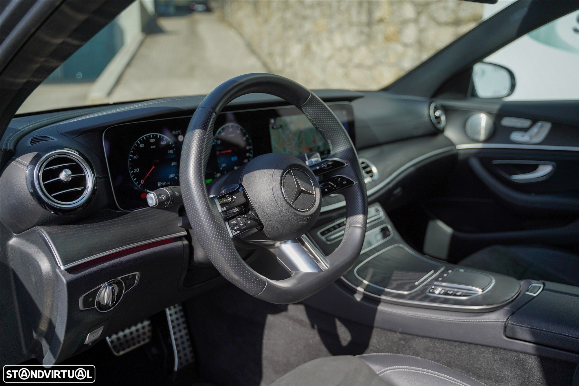 Mercedes-Benz E 300 de AMG Line - 35