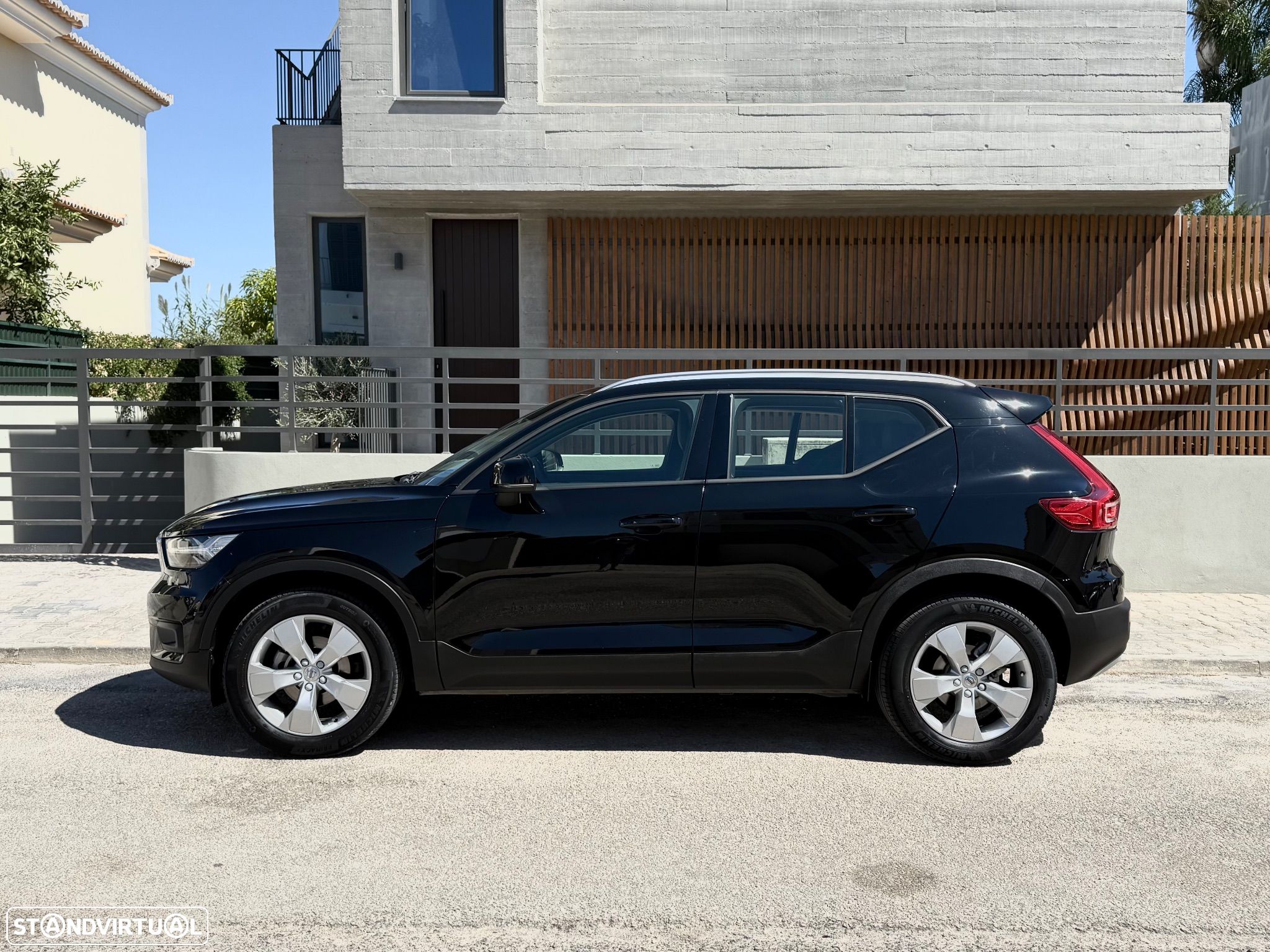 Volvo XC 40 2.0 D3 Momentum Plus - 1