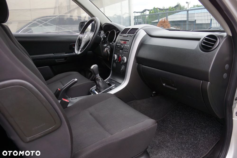 Suzuki Grand Vitara 1.6 Comfort - 21