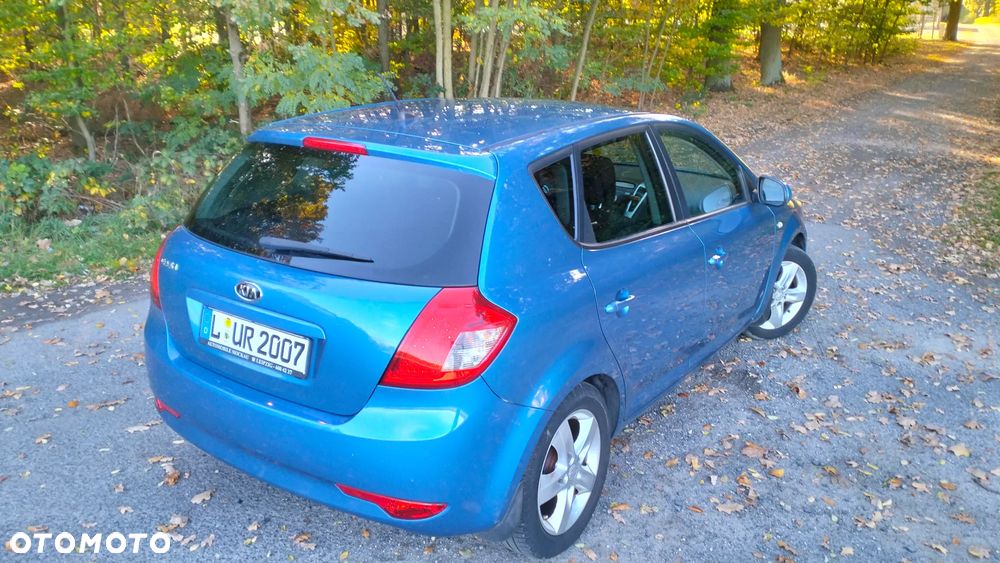 Kia Ceed - 22